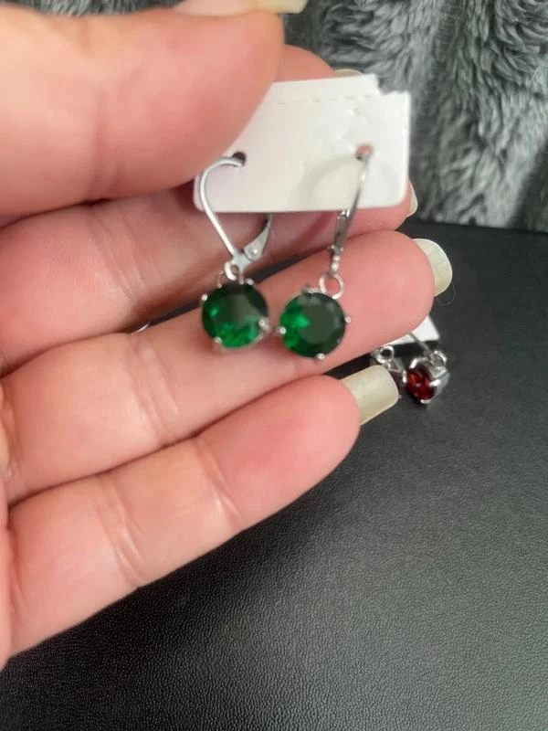 Set van 5 paar veelkleurige hangende oorbellen – photo 6